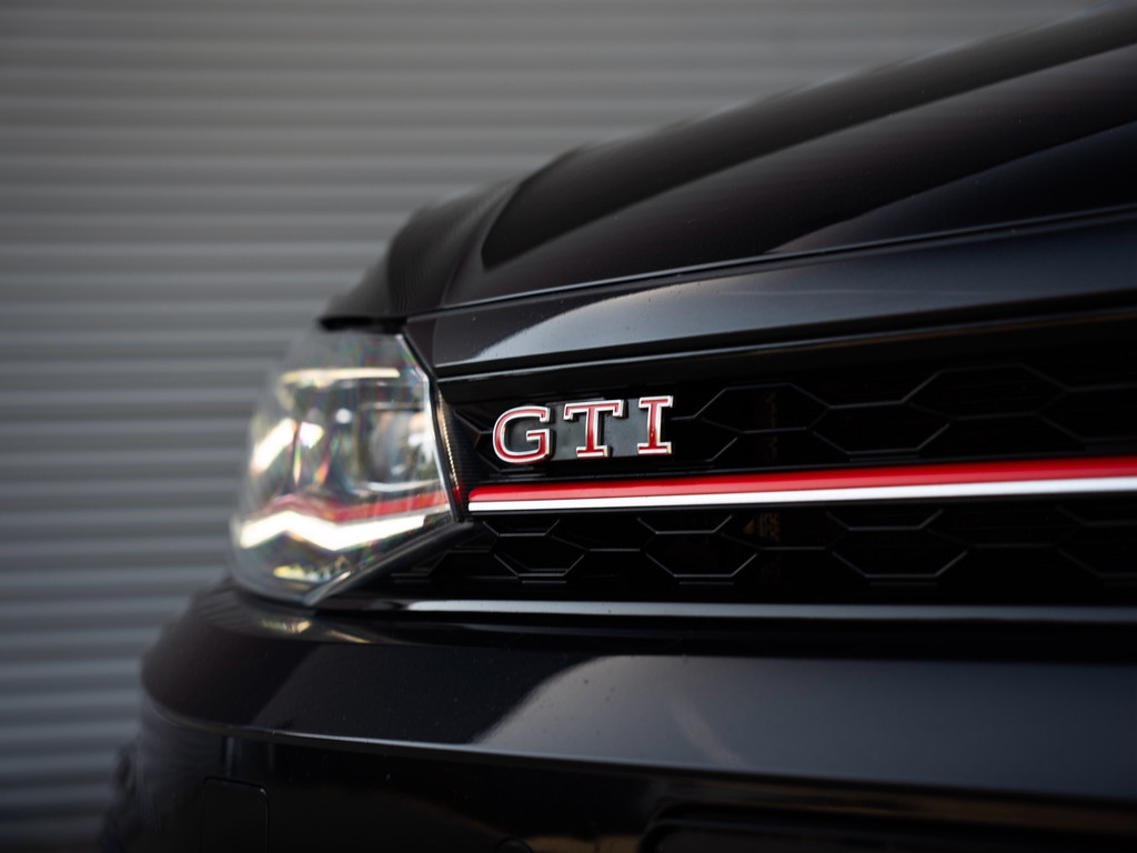 53753549-3.jpg