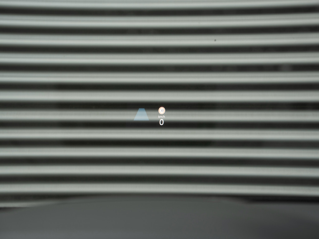 54103834-30.jpg