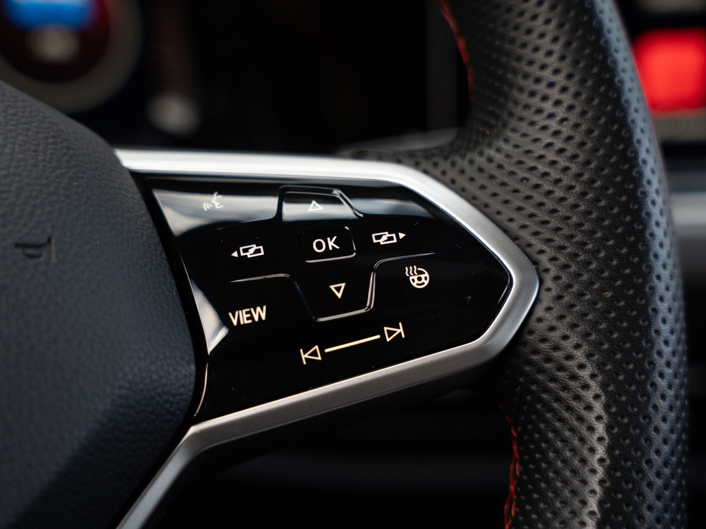 54244690-31.jpg